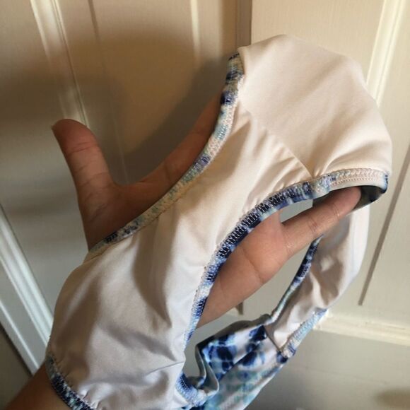 ✅(free) Victoria’s Secret bottoms - Picture 5 of 5